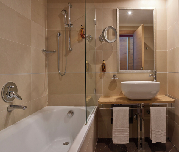Bathroom 4, Hotel Sansicario Majestic, Torino