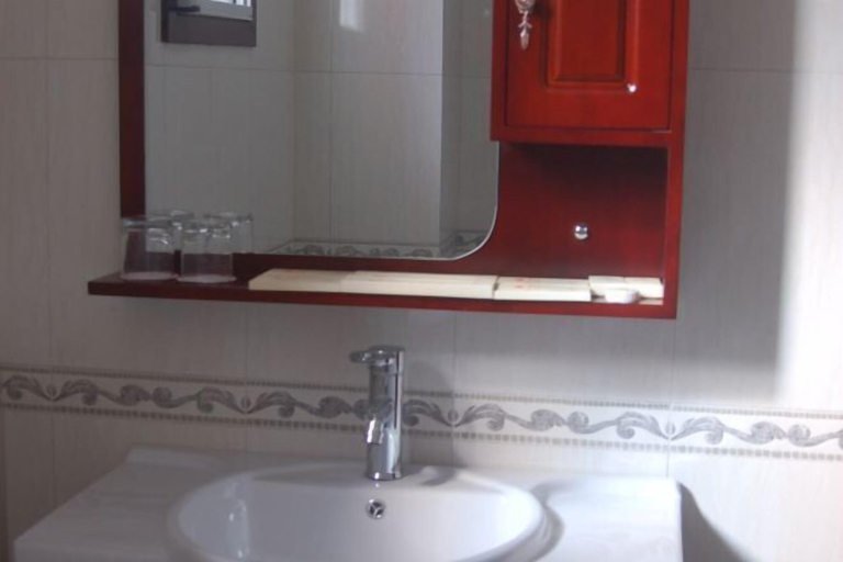 Bathroom 3, Huaying Mountain Hotel, Guang'an