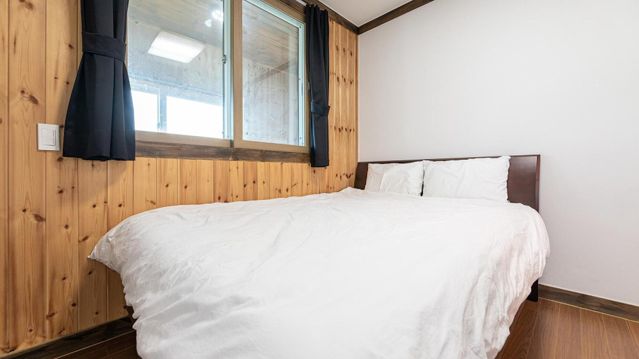 Bedroom 3, Seogwipo Unyeong Pension, Seogwipo