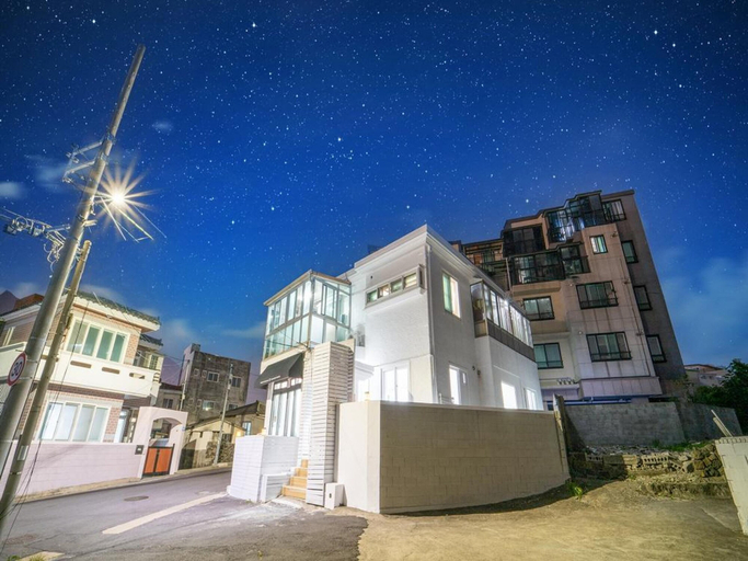Exterior & Views 2, Jeju Moons Stay, Jeju