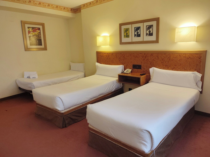 Bedroom 2, Hotel Sercotel Cuatro Postes, Ávila