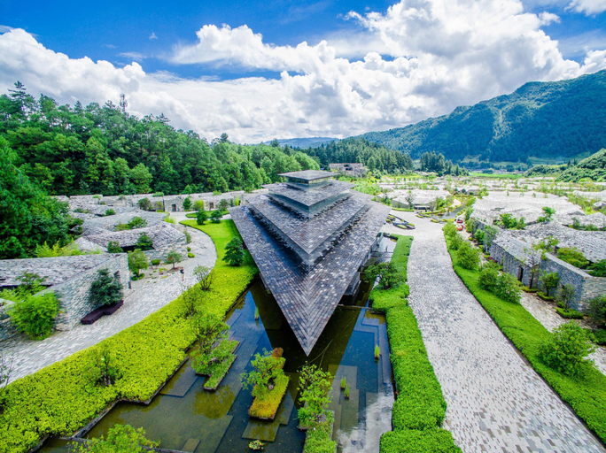 Others 5, The Lost Stone In Hyatt*s Unbound Collection, Baoshan