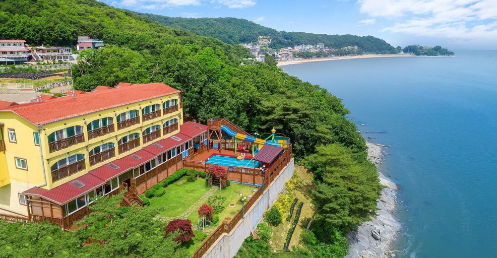 Exterior & Views 2, Ganghwa Hana & Alice spa Pension, Ganghwa