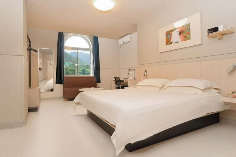 Bedroom 3, Beijiang Inn, Qingyuan