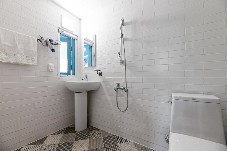 Bathroom 3, Ganghwa Picnic Pension, Ganghwa