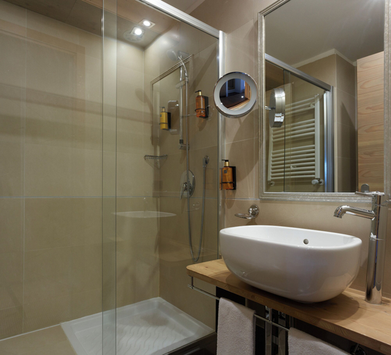 Bathroom 4, Hotel Sansicario Majestic, Torino