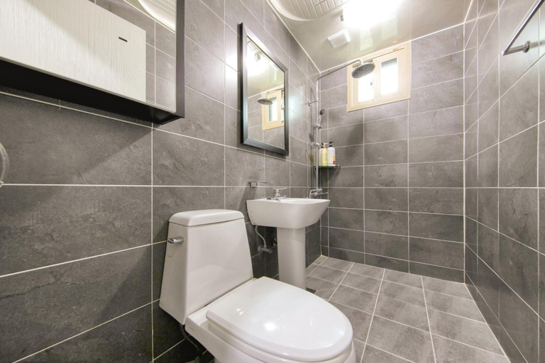Bathroom 3, Yeosu Harushimpyo Pension, Yeosu