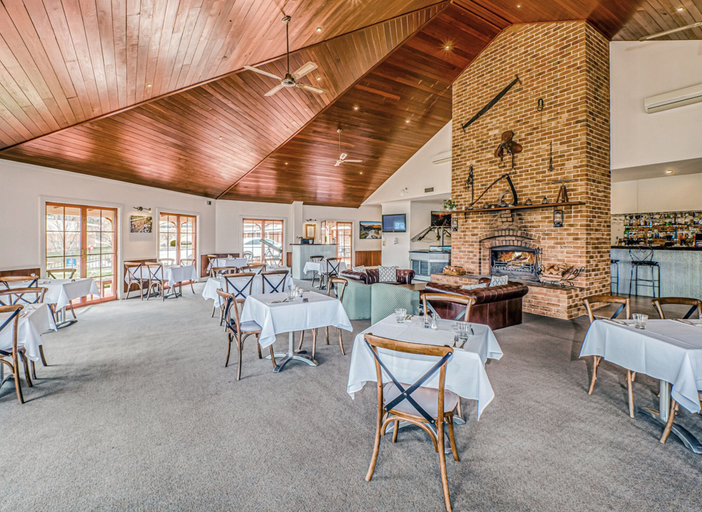 Food & Drinks 5, Bowen Inn Motel, Lithgow