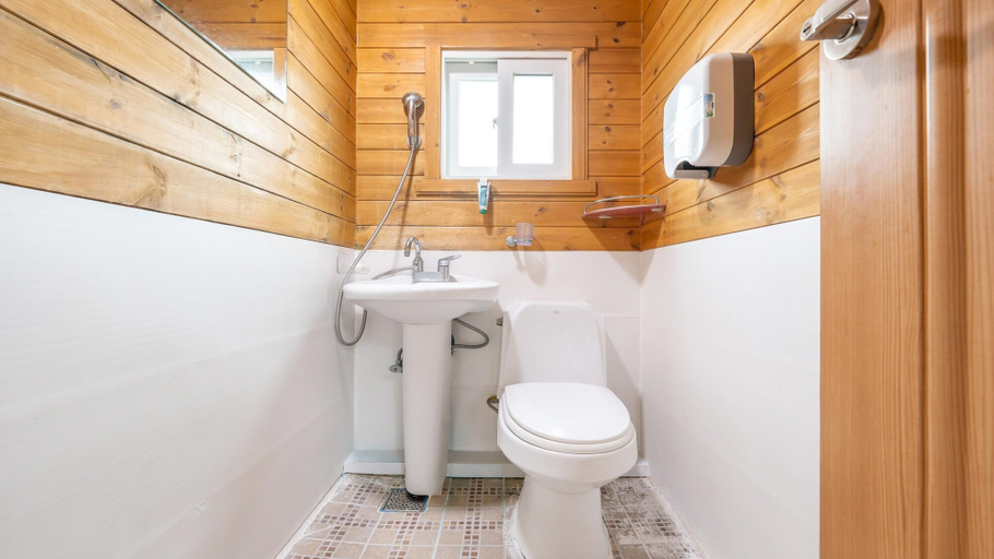 Bathroom 4, Boryeong Hiddenvillage Dokchae Poolvilla, Boryeong