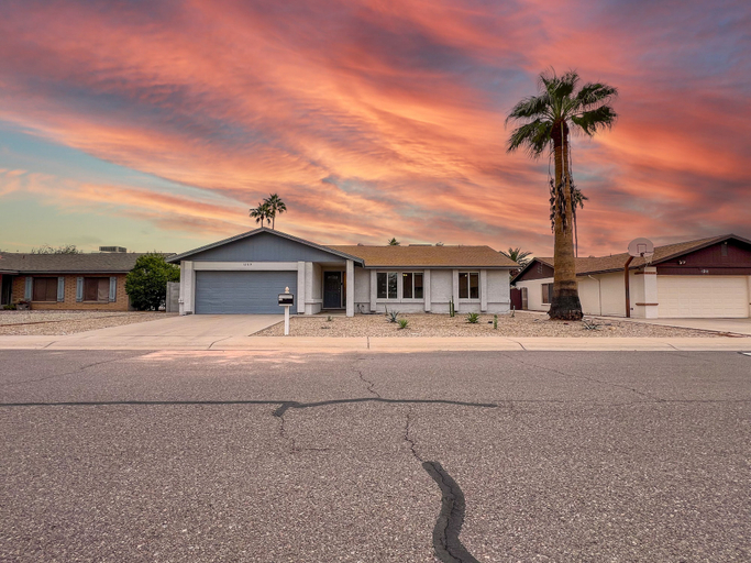 Exterior & Views 2, Loughlin Chandler, Maricopa