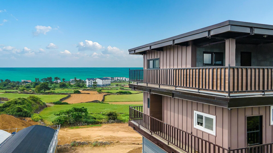 Exterior & Views 2, Jeju Hoyeongfarm Stay, Jeju