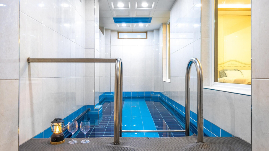 Swimming Pool 9