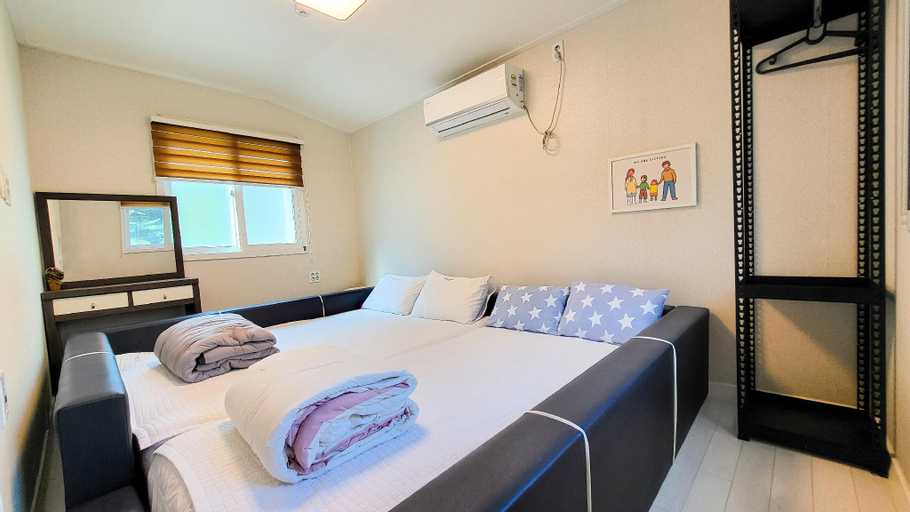 Bedroom 2, Gapyeong Petit Raon Pool Villa Kids, Gapyeong