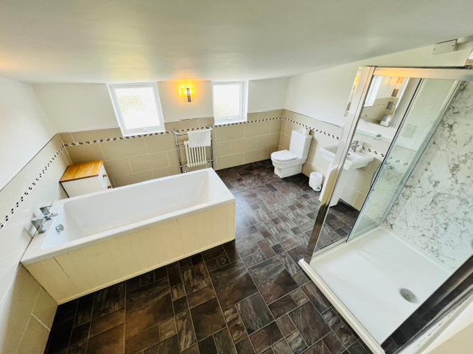 Bathroom 2, RedButt House, Freshwater, 3 Bedrooms, WiFi, Garden, Isle of Wight