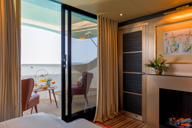 Others 4, House of Hütter - Floating Home Goldfinger, Baleares