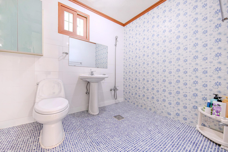 Bathroom 4, Ganghwa Ara Pension, Ganghwa
