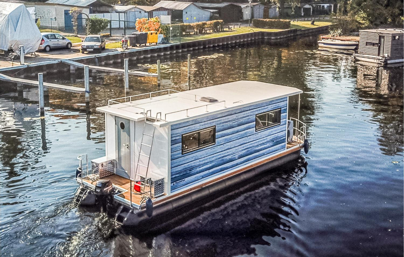 Beautiful Ship In Hennigsdorf With House Sea View, Oberhavel