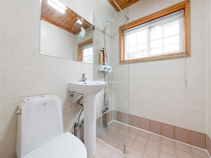 Bathroom 4, Gapyeong Humantown Pension, Gapyeong