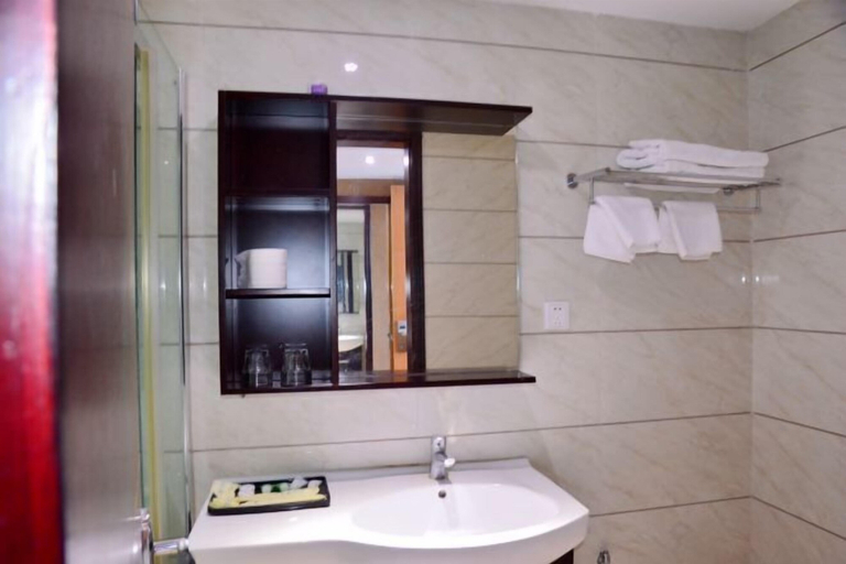Bathroom 4, Dongshan Yuanfeng Hotel, Zhangzhou