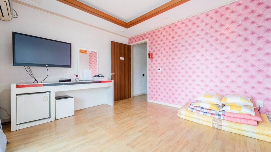 Bedroom 3, Gapyeong Goodday Resort, Gapyeong