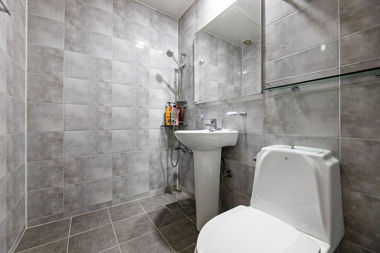 Bathroom 4, Yangyang Slowstay Pension, Yangyang