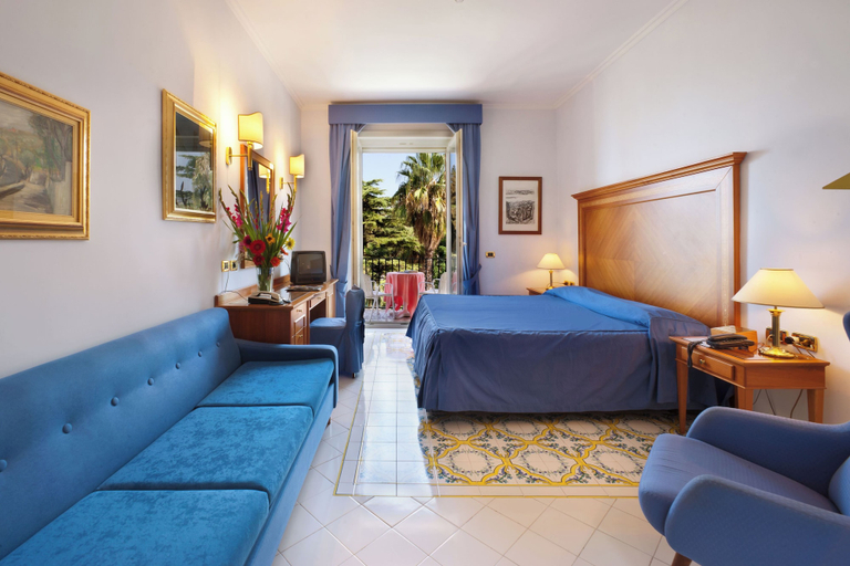 Bedroom 4, Continental, Napoli