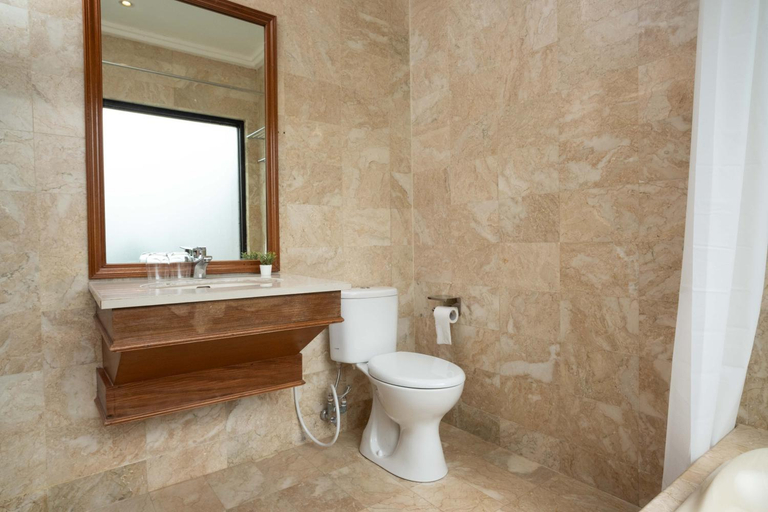 Bathroom 4, Girihill Farmhouse, Tabanan