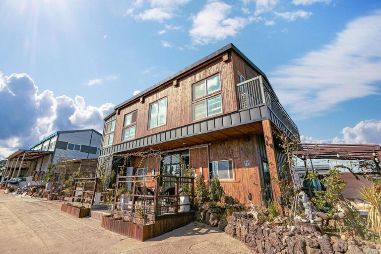 Exterior & Views 2, Seogwipo Unyeong Pension, Seogwipo