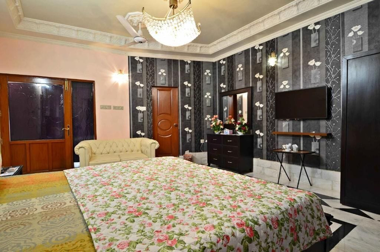 Bedroom 5, BlueSky Guest House, Karachi