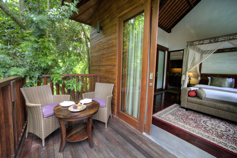 Exterior & Views 9