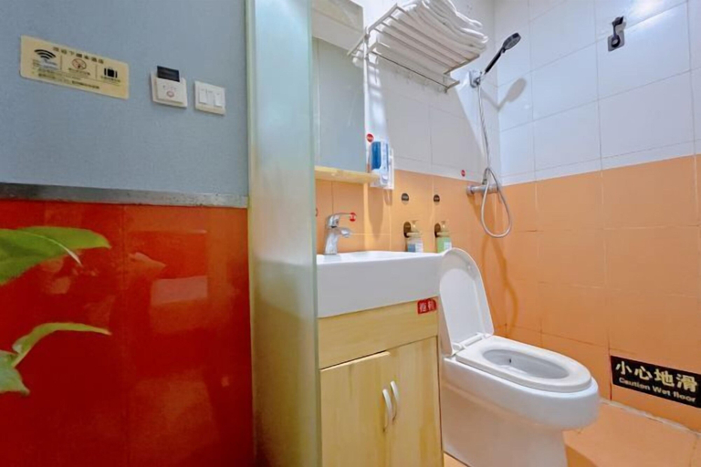 Bathroom 4, Fuxing Hotel, Beijing