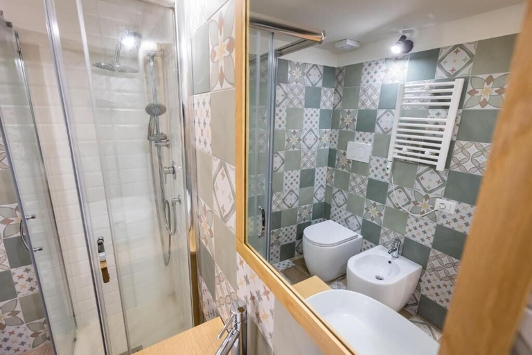 Bathroom 2, Vatican Vita Apartment, Rome