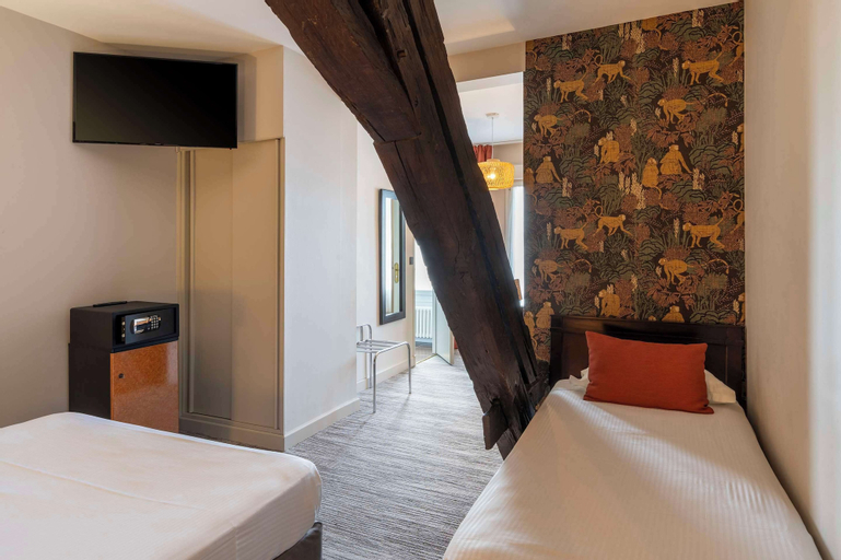 Bedroom 12