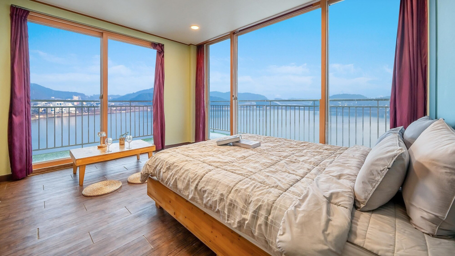 Bedroom 3, Daebudo Green Beach Pension, Hwaseong