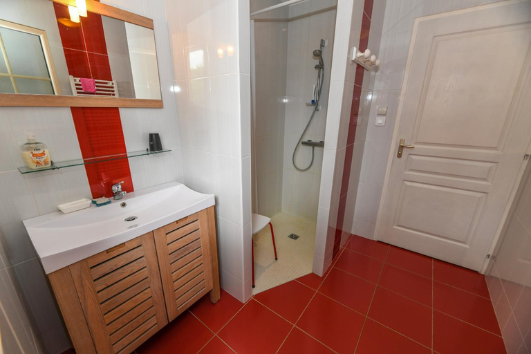 Bathroom, gites de l'Hopiteau, Vendée