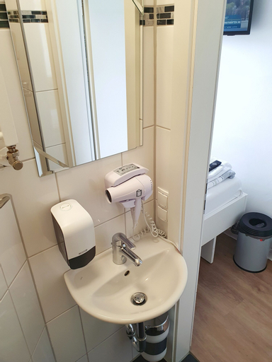 Bathroom 24