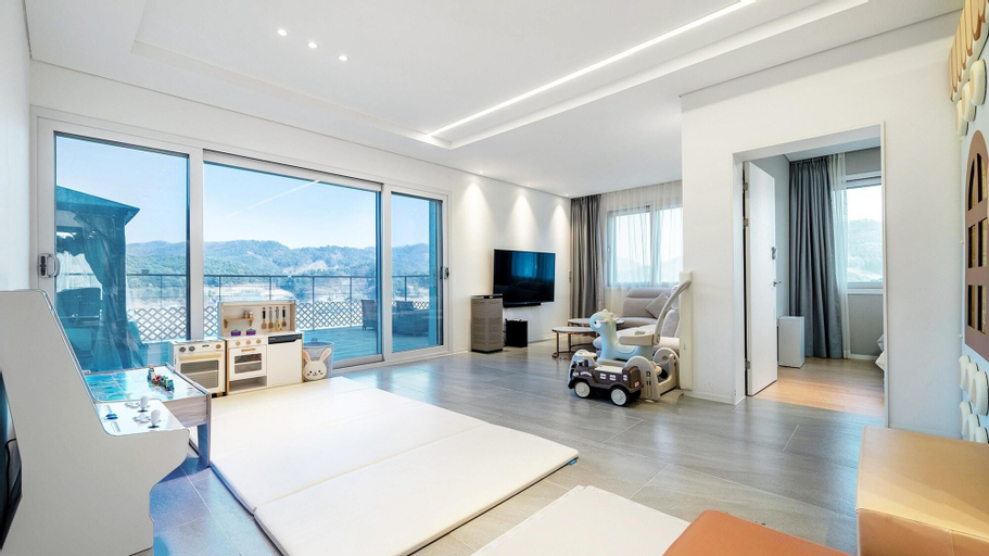 Bedroom 9