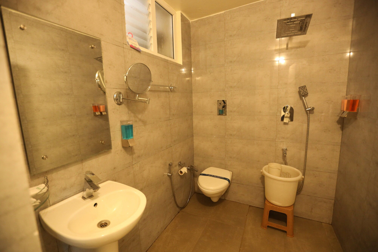 Bathroom 5, Delightz Inn Resorts, The Nilgiris