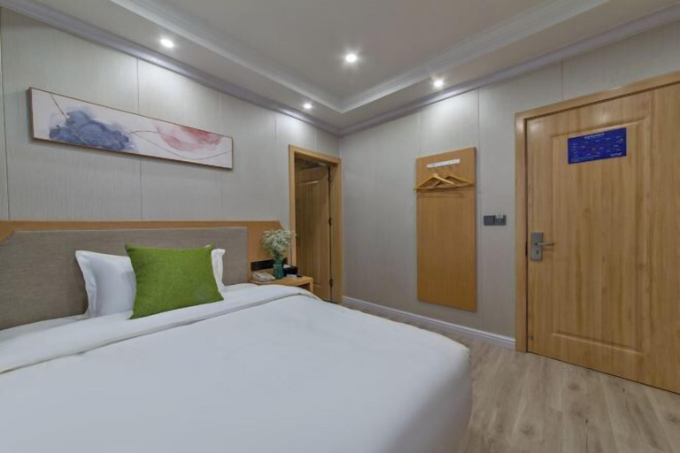 Bedroom 3, Boffin Holiday Inn, Lijiang