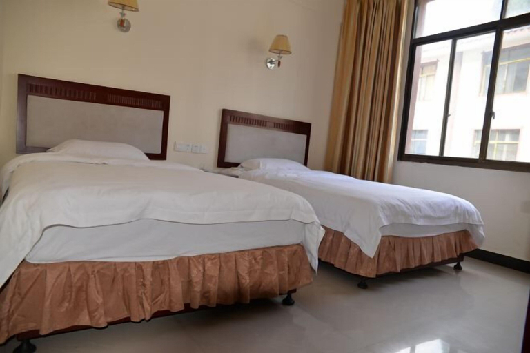 Bedroom 2, Huaying Mountain Hotel, Guang'an