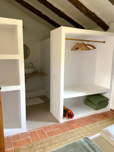 Bedroom 3, ELS RACONS DEL FORT Castillo en territorio de vinos, Girona