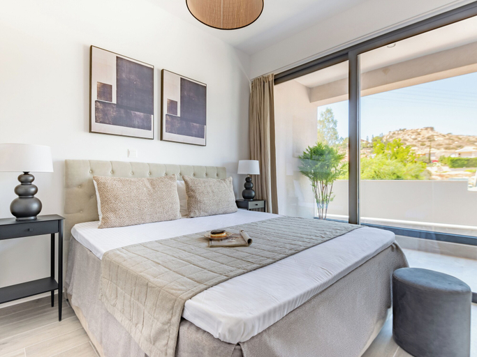 Room 4, Sanders River Plaza - Open 1-bdr Apt With Balcony