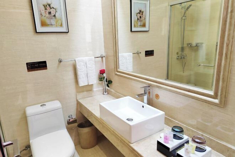 Bathroom 4, Yishunyuan International Hotel, Qingyang