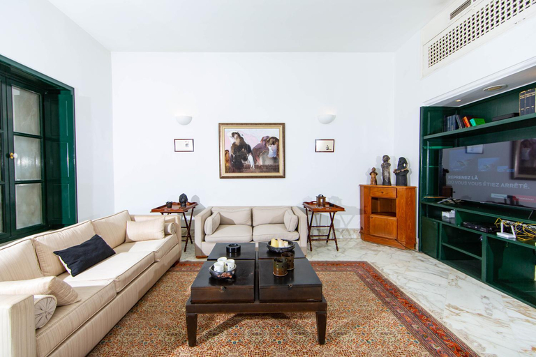 Shared lounge/TV area, Appartement prive dans une grande maison d'hote, La Marsa