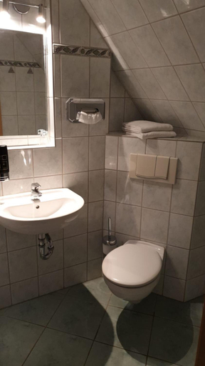 Bathroom 3, Gasthof & Hotel Heidekrug, Ludwigslust-Parchim