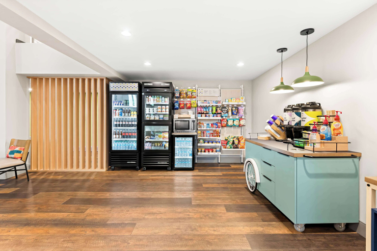 Food & Drinks 5, Spark by Hilton Branson Meadows, Taney
