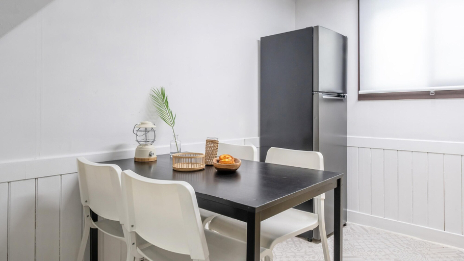 Dining Room 9