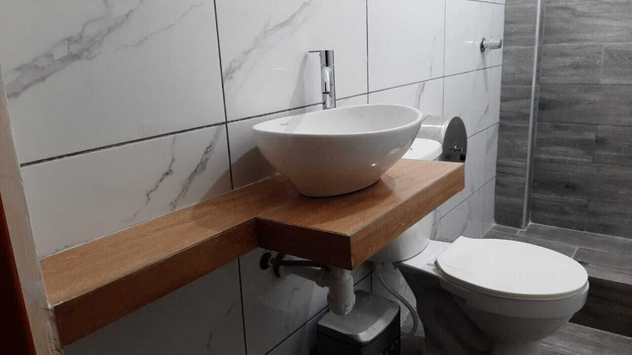 Bathroom 5, Gran Imperial Avenida, Tumbes