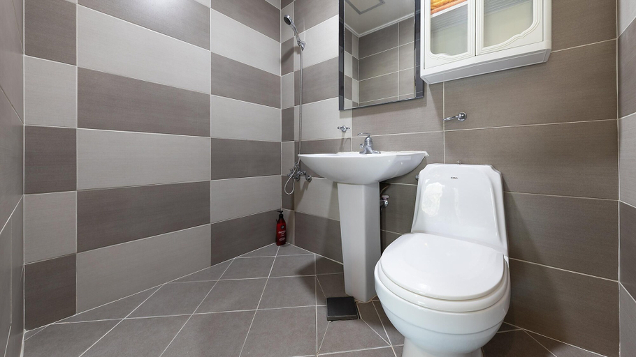 Bathroom 3, Namyangju Jeongwon Pension, Namyangju
