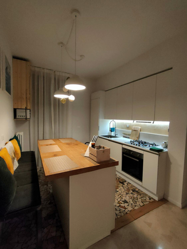 Others 2, Zeljko's luxury hostel, Vicenza